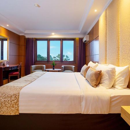 Hotel Bumi Senyiur Samarinda Dış mekan fotoğraf